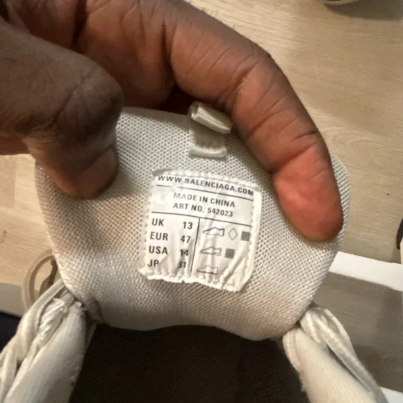 Balenciaga tracks size 47